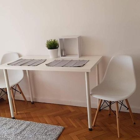 Apartament Plac Trzech Krzyzy Warschau Exterior foto