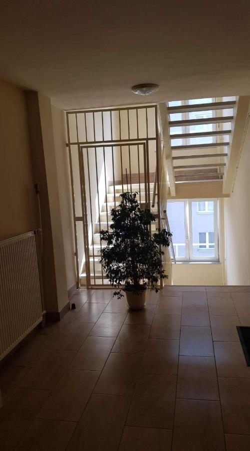 Apartament Plac Trzech Krzyzy Warschau Exterior foto